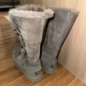Grey Bailey button UGGs